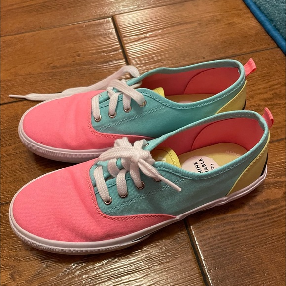 Sperry• tennis shoes•size 2•excellent condition - Picture 1 of 1